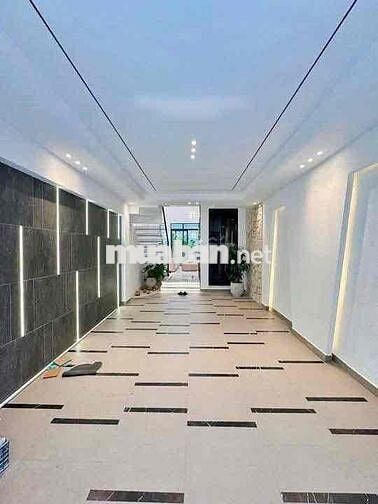Nhà có Thang Máy full nội thất cao cấp đường xe tải né nhau