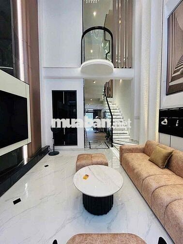 Nhà có Thang Máy full nội thất cao cấp đường xe tải né nhau