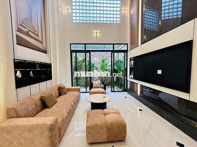 Nhà có Thang Máy full nội thất cao cấp đường xe tải né nhau