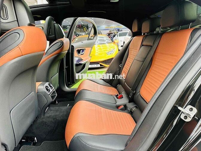 Mercedes C300 AMG Model 2023 Đen