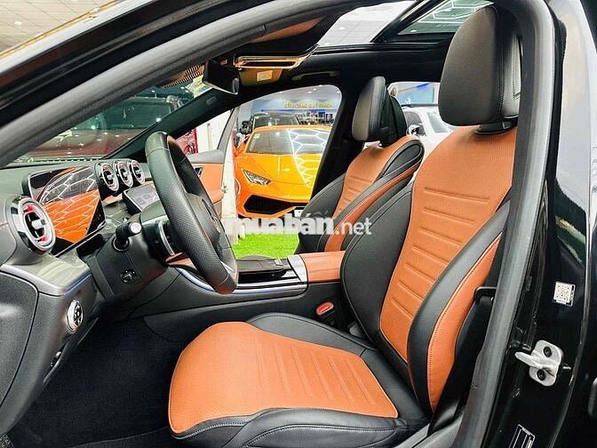 Mercedes C300 AMG Model 2023 Đen