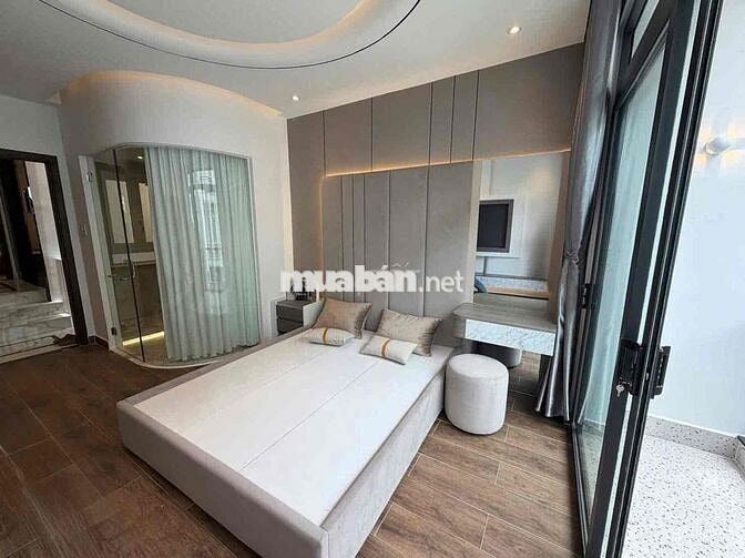 Nhà có Thang Máy full nội thất cao cấp đường xe tải né nhau