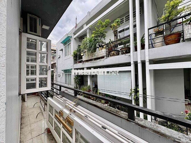 Cho Thuê 1PN Tách Bếp Balcon 35m2 Full NT Ngay Cống Quỳnh Bùi Viện Q1