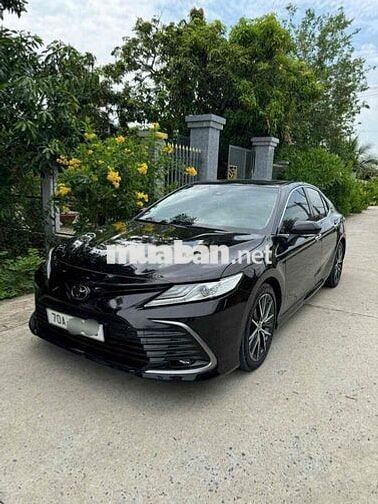 Toyota Camry 2022 2.0Q Đen 38000 km