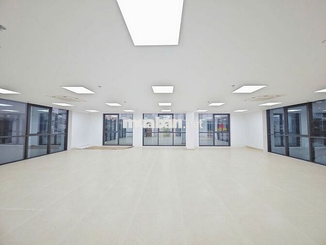 Cho thuê văn phòng Nguyễn Văn Tuyết 110m2 chỉ 17tr lô góc ngay mặt phố