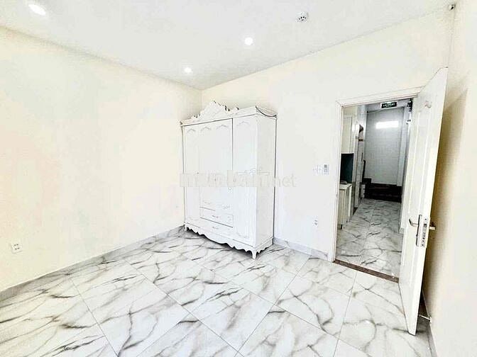 🔥Căn Hộ - 1Ph Ngủ Tách Bếp - Full NT - Cửa Sổ - Ban Công - Thang Máy