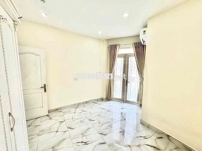 🔥Căn Hộ - 1Ph Ngủ Tách Bếp - Full NT - Cửa Sổ - Ban Công - Thang Máy