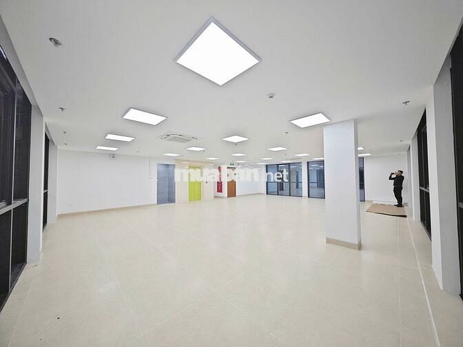 Cho thuê văn phòng Nguyễn Văn Tuyết 110m2 chỉ 17tr lô góc ngay mặt phố
