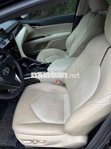 Toyota Camry 2022 2.0Q Đen 38000 km