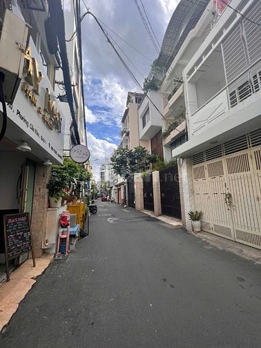 Bán Nhà Trung Tâm Quận 1 – Khuôn Đất Đẹp 8x22m – Thích Hợp CHDV & Buil