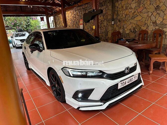 Honda Civic RS ĐK 2/2024 Odo 15.000 km Như Mới