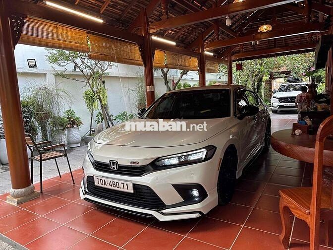 Honda Civic RS ĐK 2/2024 Odo 15.000 km Như Mới