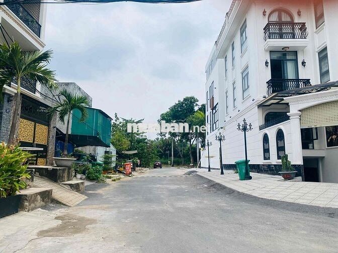 BÁN BIỆT THỰ LÔ GÓC GẦN TRƯỜNG NAM MỸ BÌNH CHÁNH. DT: 163m2 - 5 TẦNG.