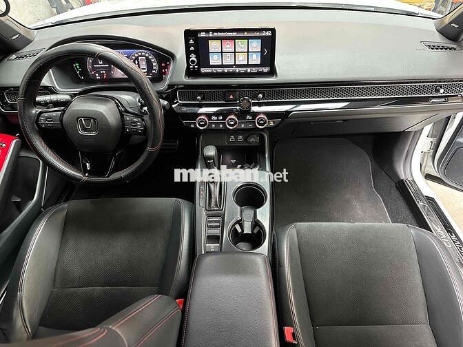 Honda Civic RS ĐK 2/2024 Odo 15.000 km Như Mới