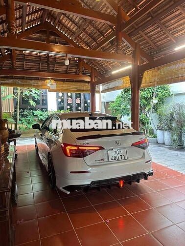 Honda Civic RS ĐK 2/2024 Odo 15.000 km Như Mới