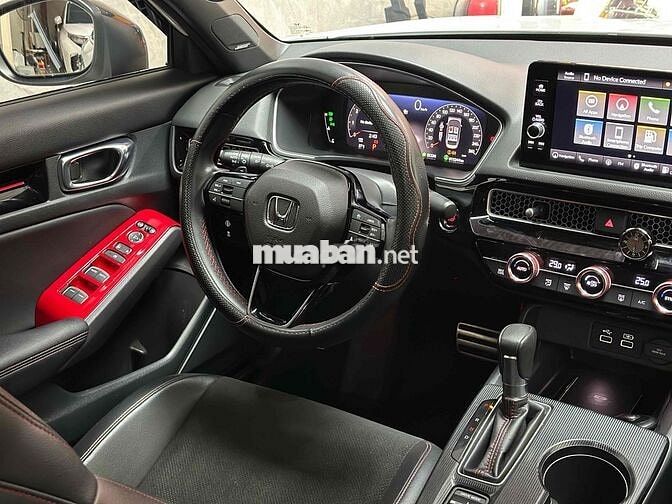 Honda Civic RS ĐK 2/2024 Odo 15.000 km Như Mới