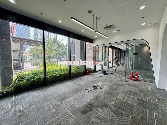 VĂN PHÒNG MẶT TIỀN  KHU VIP TÔN ĐỨC THẮNG QUẬN 1, DT 320M2,13 TẦNG 