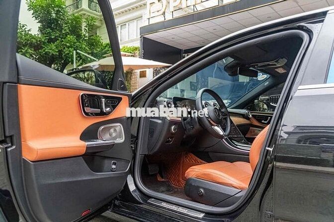 Mercedes-Benz C200 Avantgarde Plus 2023 Bank 90%