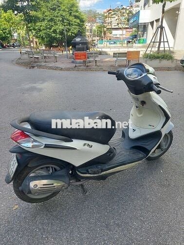 Piaggio Fly 3vie Trắng Đã sử dụng