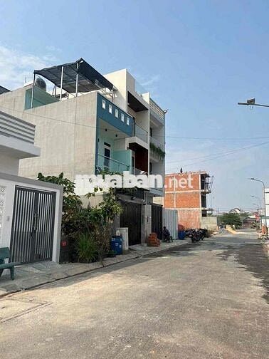 Chính Chủ bán đất Dt 52m2 SHR Đường 8m Bình Chiểu