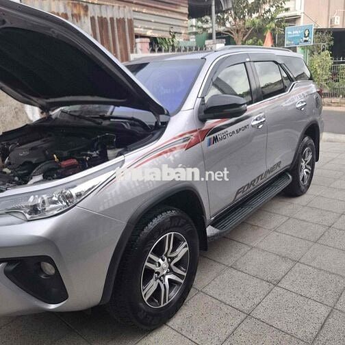 Toyota Fortuner 2020 Bạc 7 chỗ
