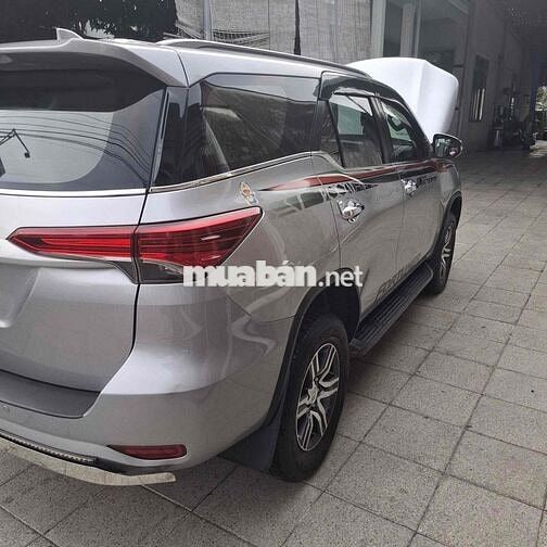 Toyota Fortuner 2020 Bạc 7 chỗ