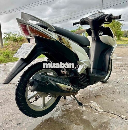 Yamaha Luvias màu Trắng