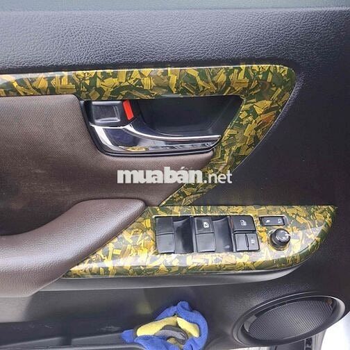 Toyota Fortuner 2020 Bạc 7 chỗ