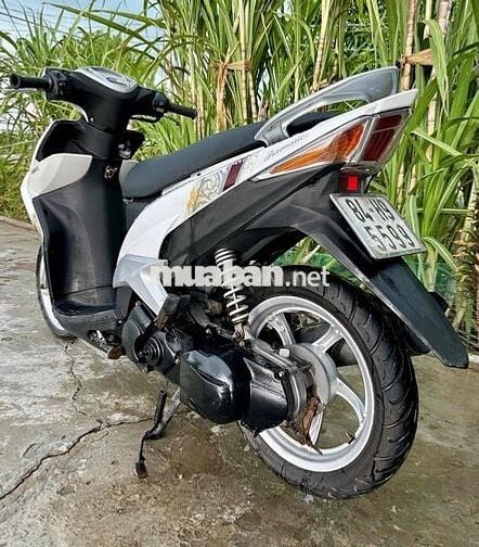 Yamaha Luvias màu Trắng