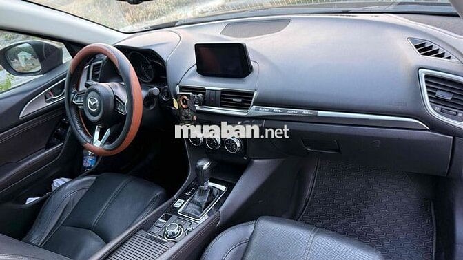 Mazda 3 2019 Bản cao cấp Nâu
