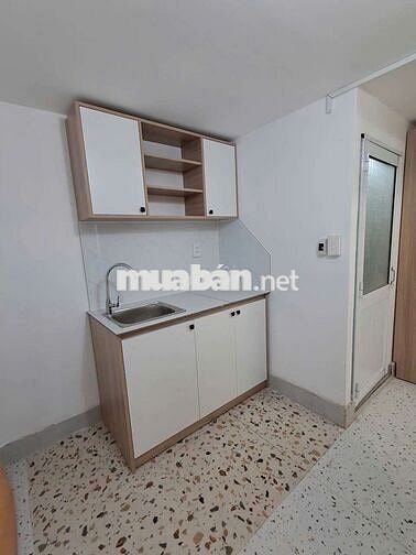 Phòng nhỏ, full nội thất, máy lạnh (1 người ở)