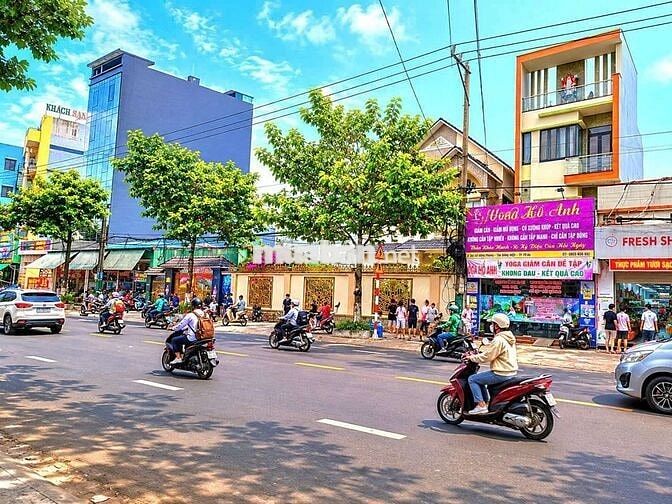 Cho thuê nhà mặt tiền Lê Hồng Phong