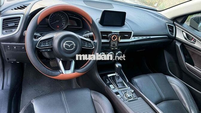 Mazda 3 2019 Bản cao cấp Nâu