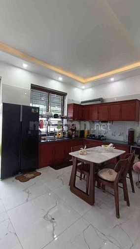 Một căn 130m2 gần các cấp trường học,chợ,ăn uống vui chơiVũ Yên gần đó