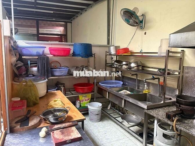 Sang Quán Cơm ngay đường Linh Trung