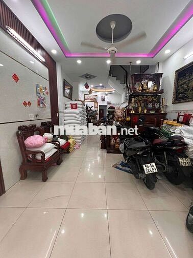 Nh-à gần ngay Nguyễn Ảnh Thủ .Nguyễn Thị Sóc xã bà điểm