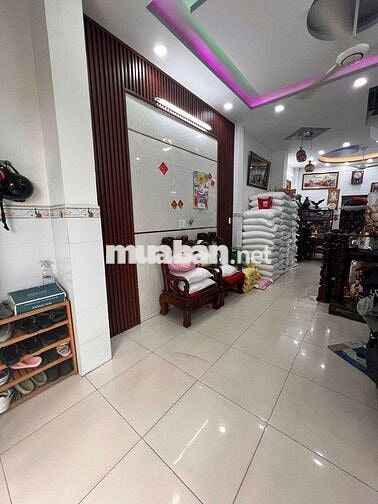 Nh-à gần ngay Nguyễn Ảnh Thủ .Nguyễn Thị Sóc xã bà điểm