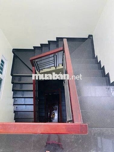 Nhỉnh 2 tỉ bán gấp nhà hẻm ô tô lũy bán bích shr 