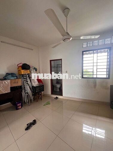 Nh-à gần ngay Nguyễn Ảnh Thủ .Nguyễn Thị Sóc xã bà điểm