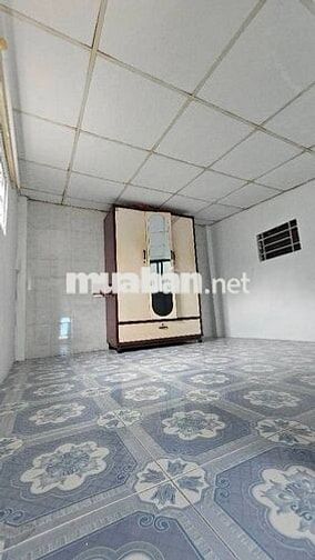 Nhỉnh 2 tỉ bán gấp nhà hẻm ô tô lũy bán bích shr 