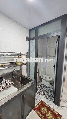 Nhỉnh 2 tỉ bán gấp nhà hẻm ô tô lũy bán bích shr 