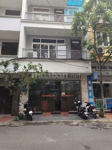Cho thuê văn phòng tầng 1-2-3 Phố Đỗ Quang, Phường Yên Hòa, Hà Nội.