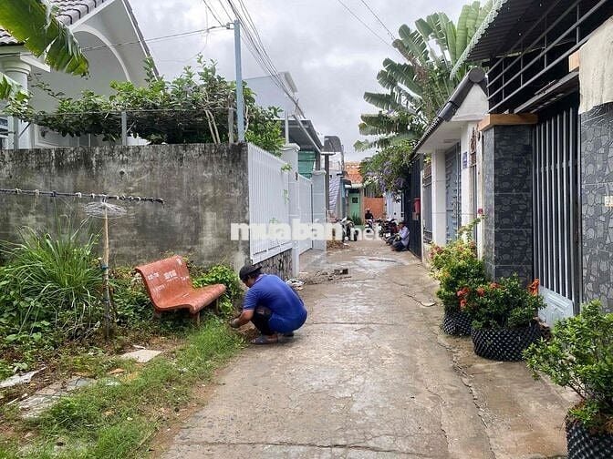 BÁN GẤP GIÁ TỐT NỀN THỔ GẦN CHỢ