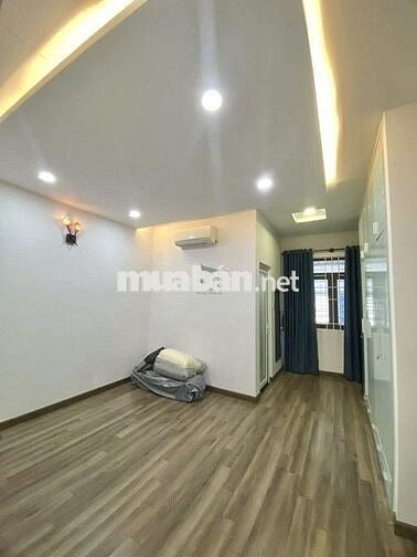  NHÀ Ở KINH DOANH 3 TẦNG  GẦN BIỂN  GIÁ 25 TRIỆU/THÁNG