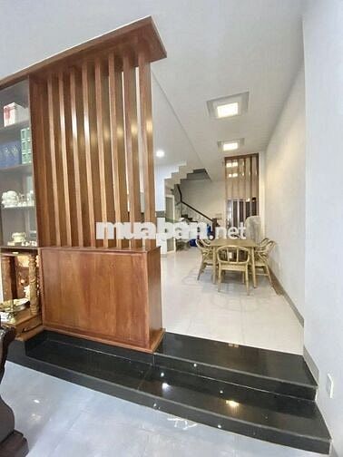  NHÀ Ở KINH DOANH 3 TẦNG  GẦN BIỂN  GIÁ 25 TRIỆU/THÁNG