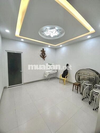  NHÀ Ở KINH DOANH 3 TẦNG  GẦN BIỂN  GIÁ 25 TRIỆU/THÁNG
