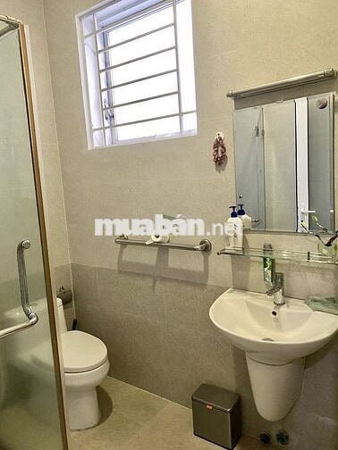  NHÀ Ở KINH DOANH 3 TẦNG  GẦN BIỂN  GIÁ 25 TRIỆU/THÁNG