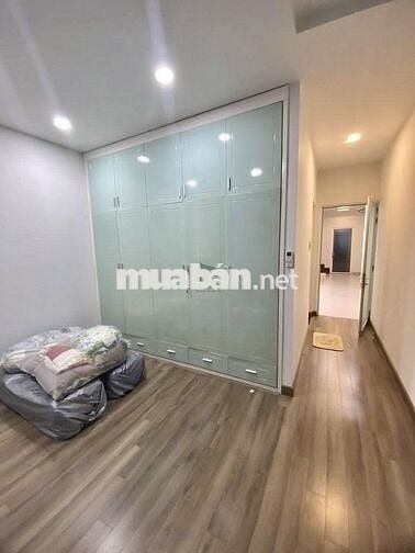  NHÀ Ở KINH DOANH 3 TẦNG  GẦN BIỂN  GIÁ 25 TRIỆU/THÁNG