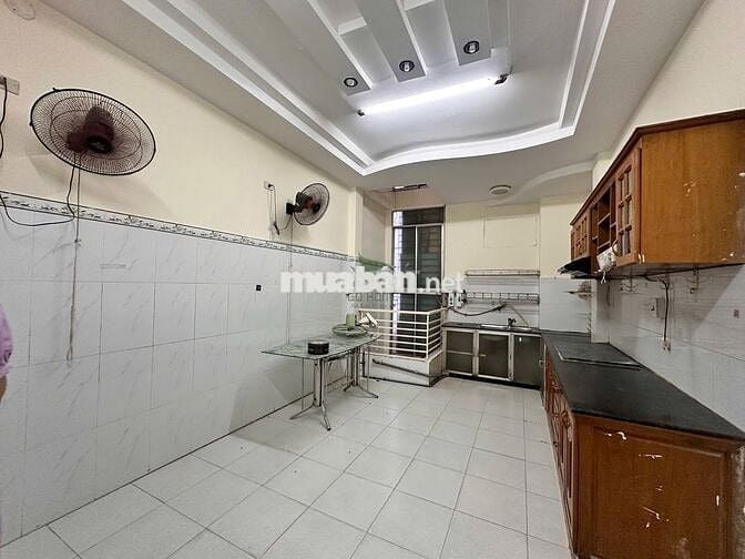 CHO THUÊ NHÀ Ở KINH DOANH 4 TẦNG NGAY TRUNG TÂM THÀNH PHỐ