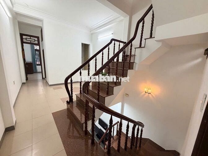 NHÀ 3 PHÒNG NGỦ - HẺM LÊ HỒNG PHONG - NỘI THẤT CƠ BẢN
